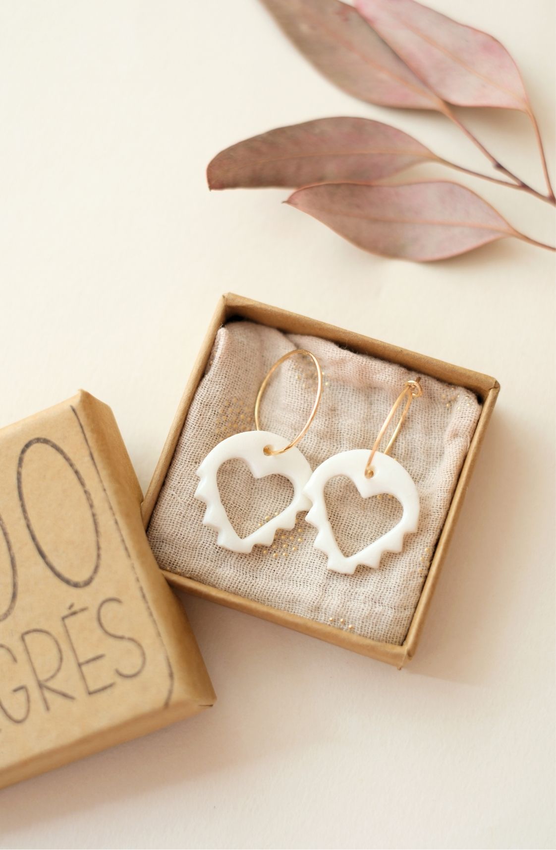 Boucles d'oreilles porcelaine / cœur blanc