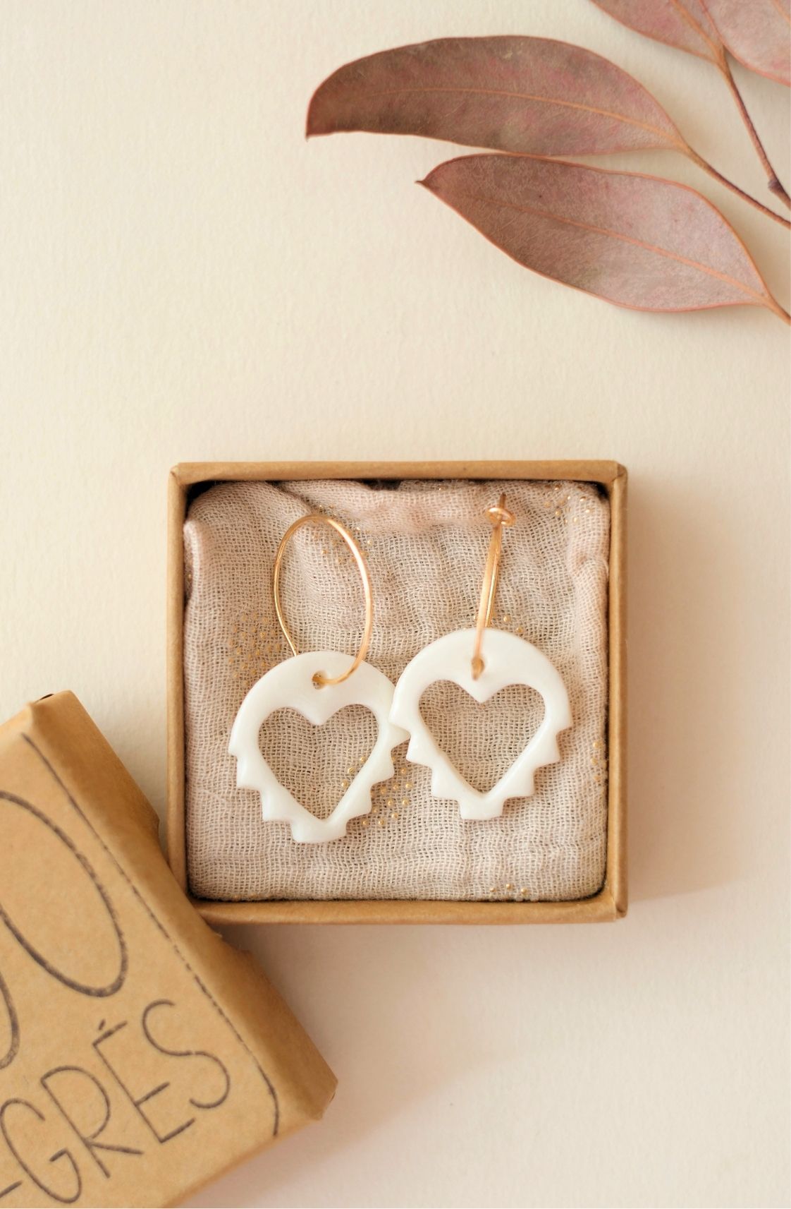 Boucles d'oreilles porcelaine / cœur blanc