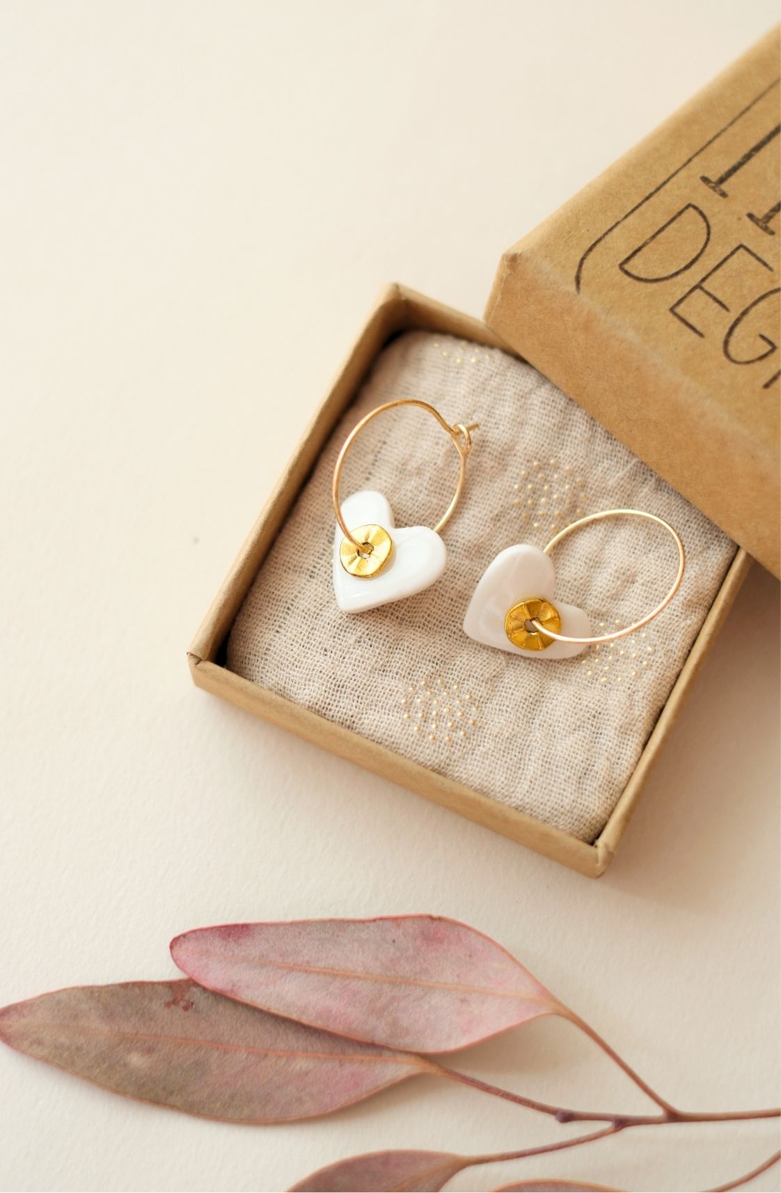 Boucles d'oreilles porcelaine / cœur doré