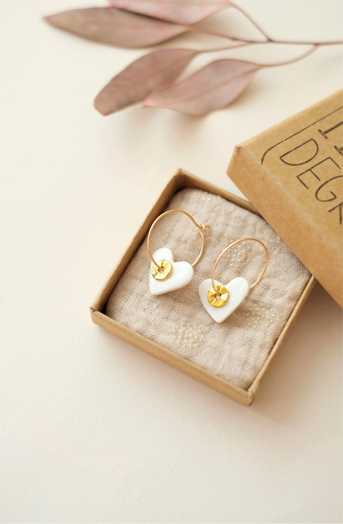 Boucles d'oreilles porcelaine / cœur doré